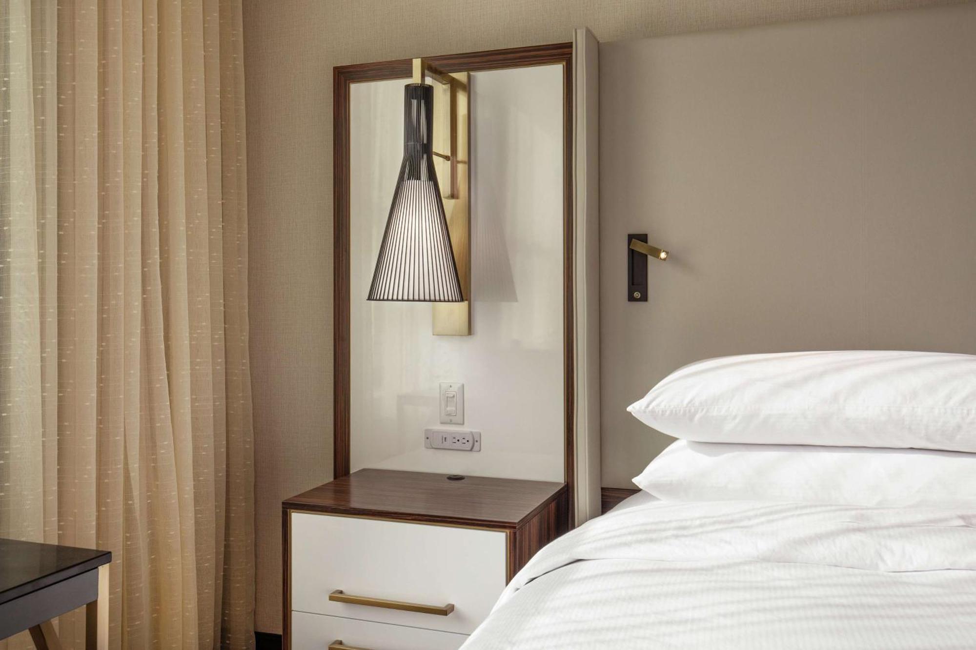 Doubletree By Hilton Downtown Hotel Youngstown