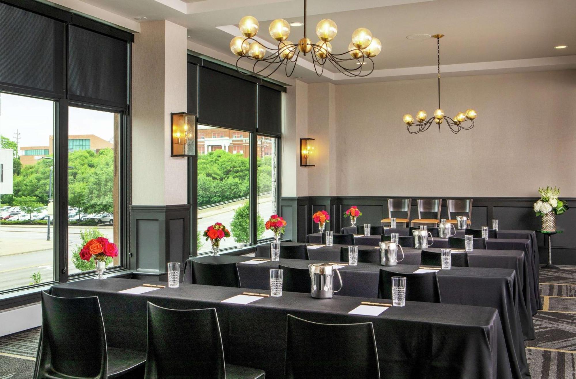 Hotel Doubletree By Hilton Downtown 4*