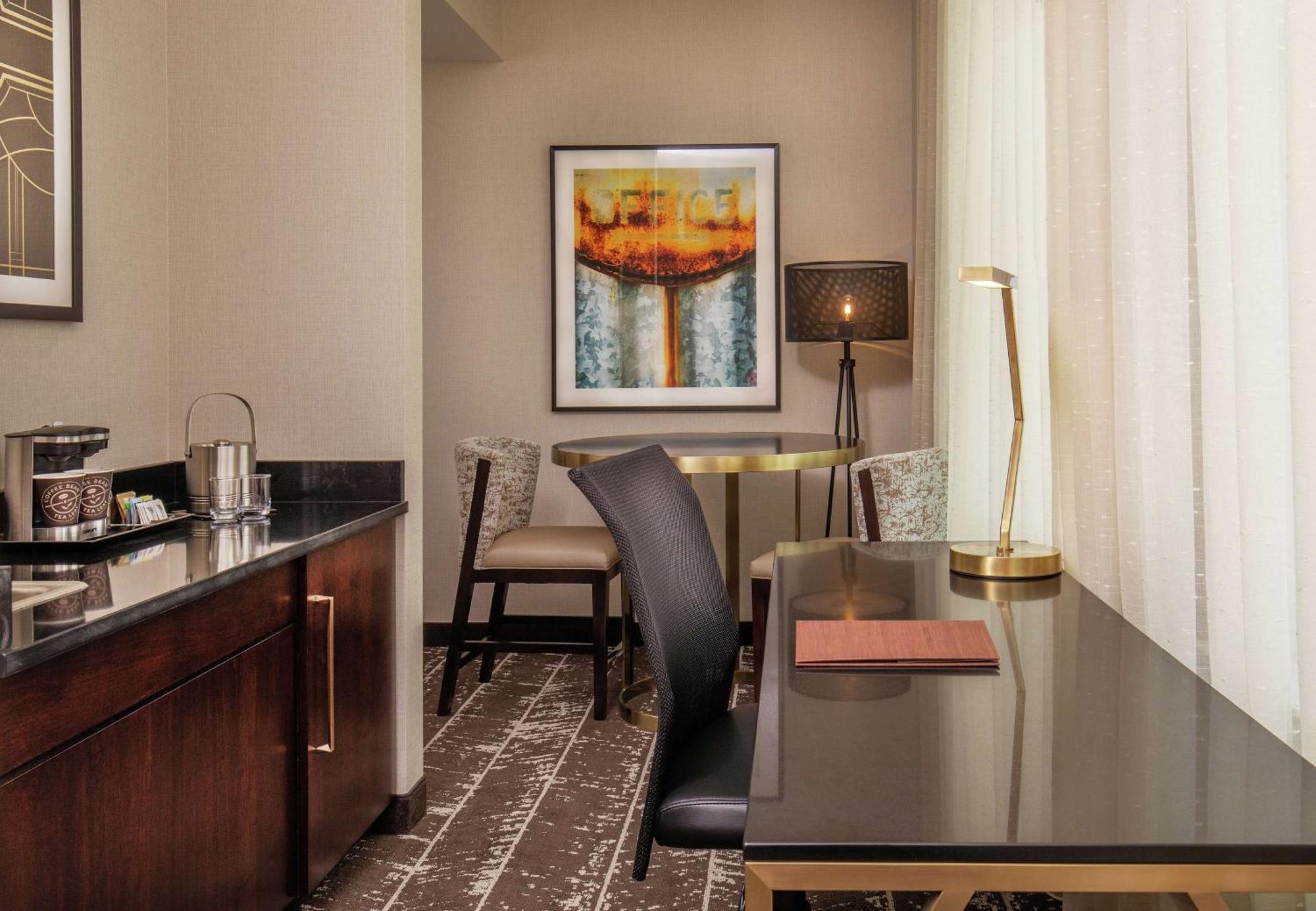 Doubletree By Hilton Downtown Hotel Youngstown