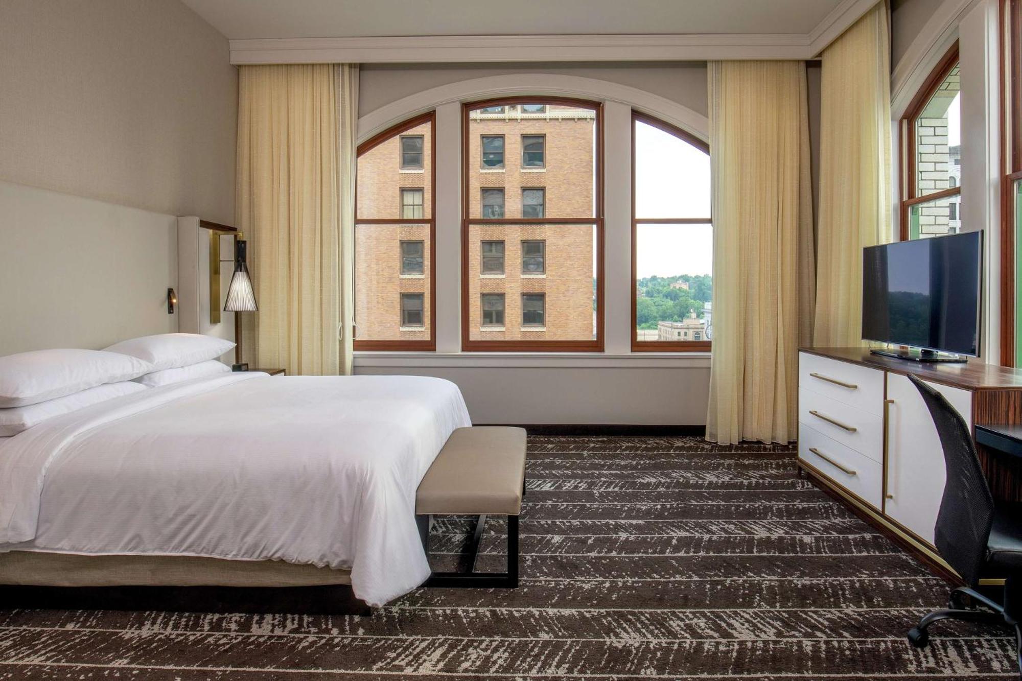 Hotel Doubletree By Hilton Downtown 4*